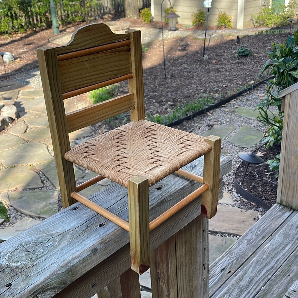 𝅺VINTAGE Wicker Wood Doll Chair